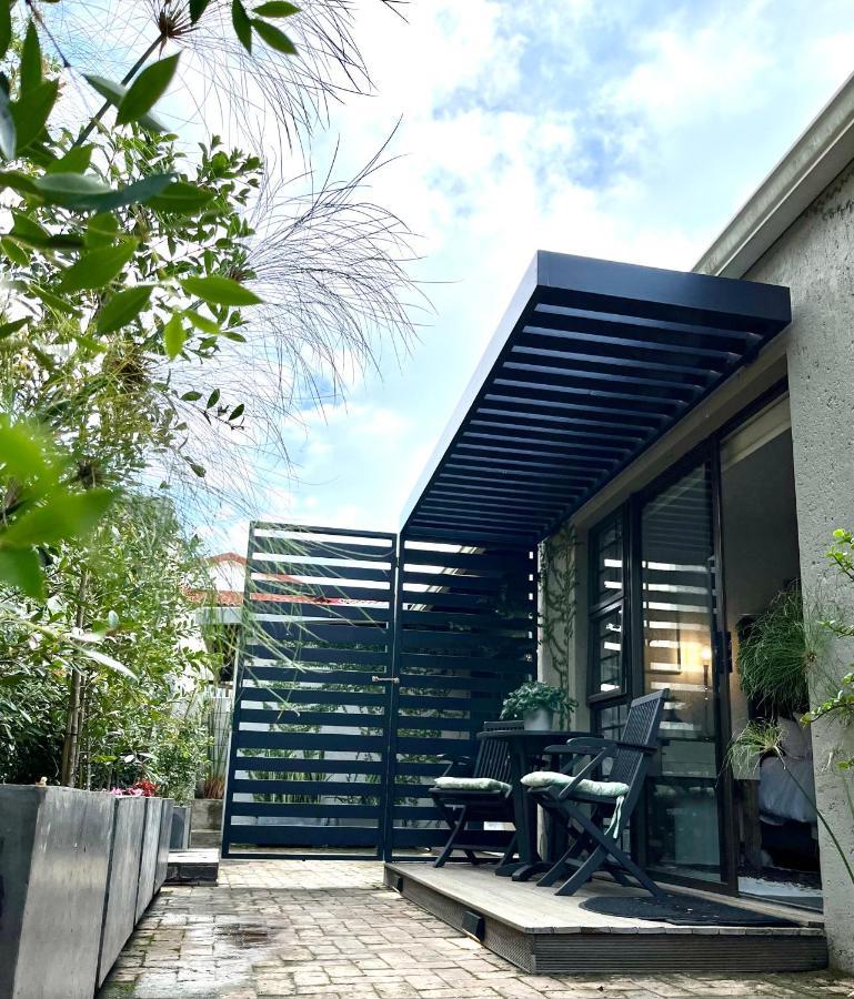 Art-Inspired Bedroom Close To Cbd Mossel Bay Ngoại thất bức ảnh