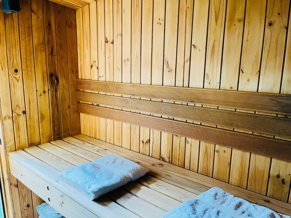 Art-Inspired Bedroom Close To Cbd Mossel Bay Ngoại thất bức ảnh